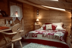 Bedroom-5-Chalet-scaled